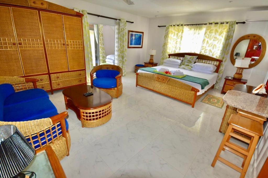 Sea Splash Self Catering And La Petite Maison Grand Anse  Εξωτερικό φωτογραφία