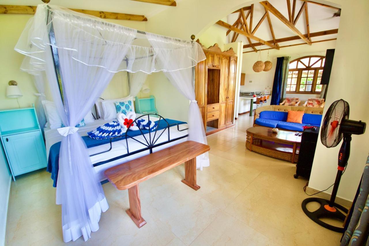 Sea Splash Self Catering And La Petite Maison Grand Anse  Εξωτερικό φωτογραφία