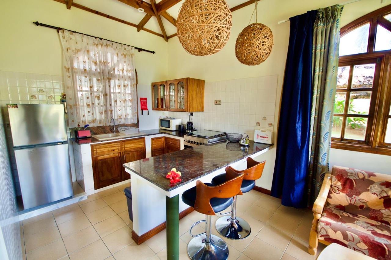 Sea Splash Self Catering And La Petite Maison Grand Anse  Εξωτερικό φωτογραφία