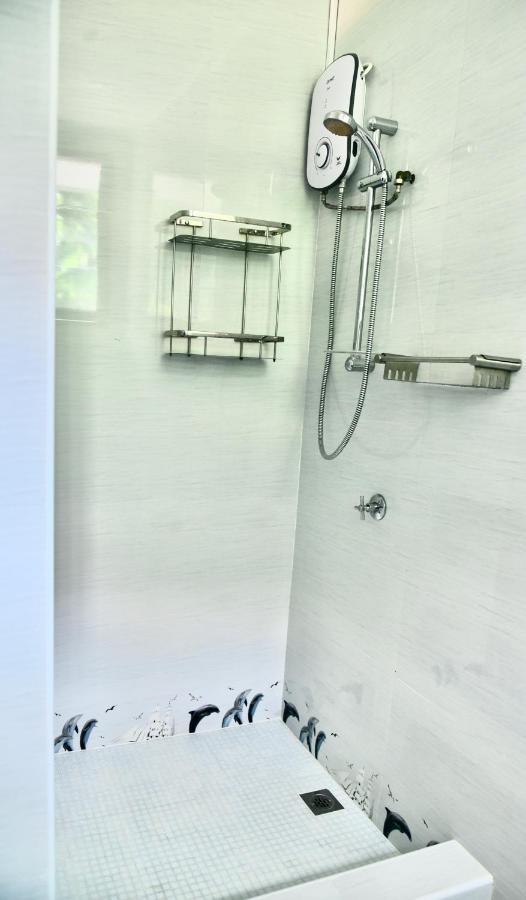 Sea Splash Self Catering And La Petite Maison Grand Anse  Εξωτερικό φωτογραφία